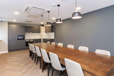 1 bed studio, Oxford Place, Rusholme, Manchester, M145EE - Image 1